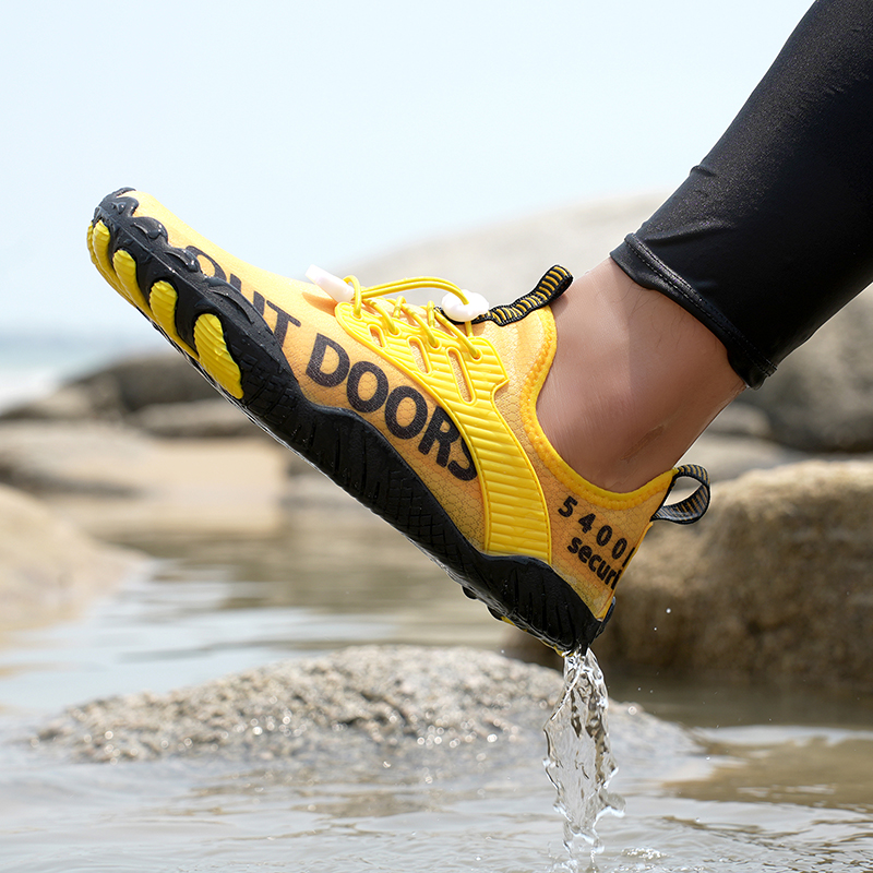 Men Water Shoes Beach Barefoot - Aquatic Sports 评论和价格